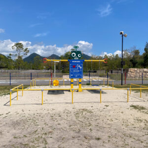 広島県大竹市-晴海臨海公園 ロボットのブランコ 公園遊具（撮影日：2024年8月22日）